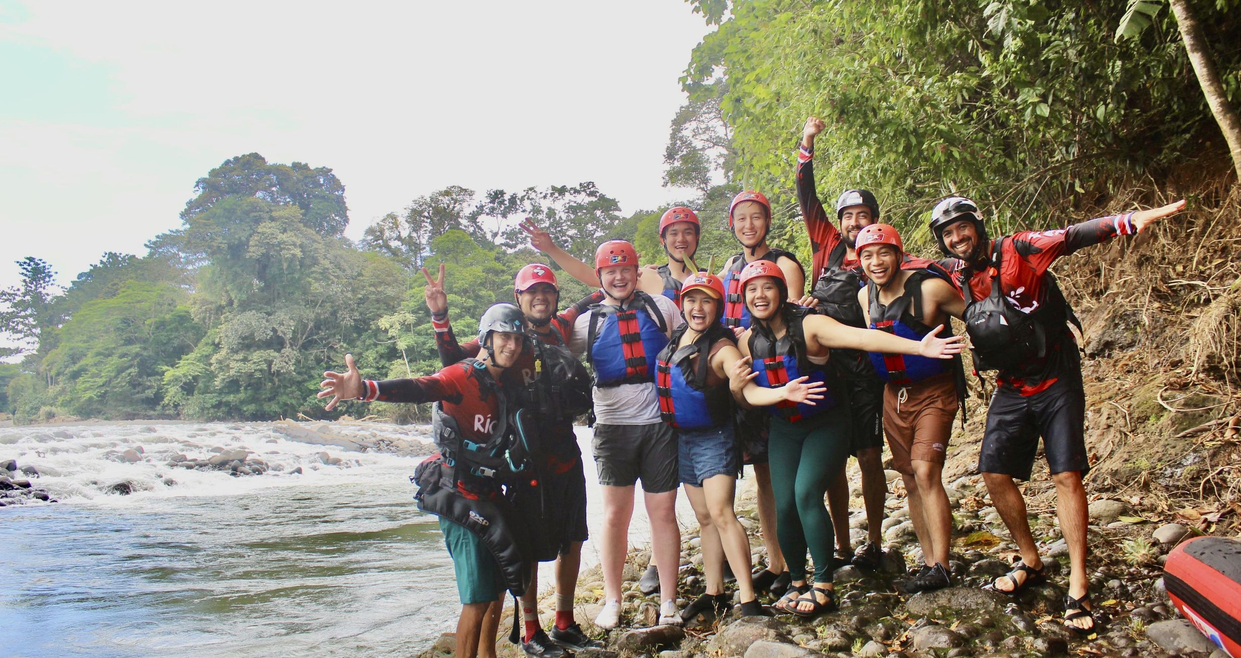 Costa Rican resident dates
